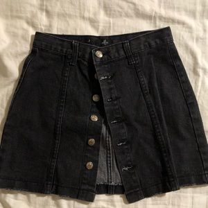 ⚡️ black button up denim skirt ⚡️